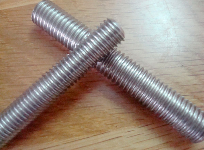 Threared rod inox